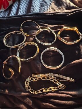 Gold Tone Women's Bangle Bracelet Set
